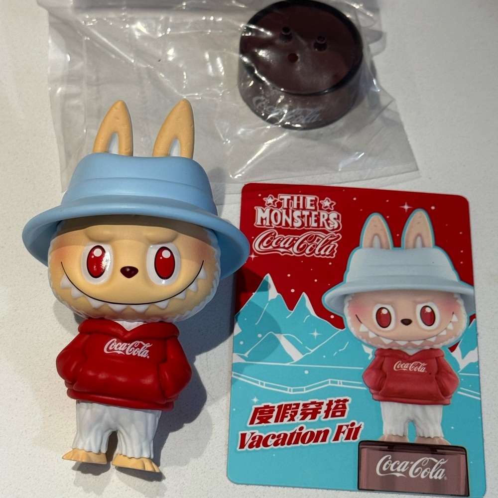 Coca‎ Cola Labubu Monsters Vacation Fit.